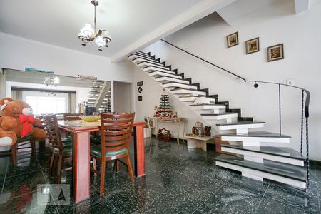 Sala de casa à venda com 4 quartos, 220m² em Parque São Jorge, São Paulo