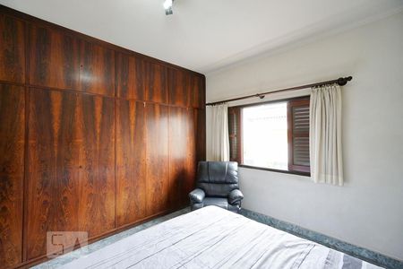 Casa à venda com 220m², 4 quartos e 4 vagasQuarto suíte 02