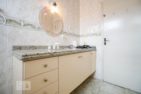 Casa à venda com 220m², 4 quartos e 4 vagasBanheiro social 02
