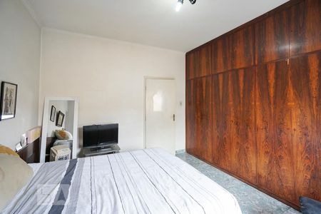 Casa à venda com 220m², 4 quartos e 4 vagasQuarto suíte 02
