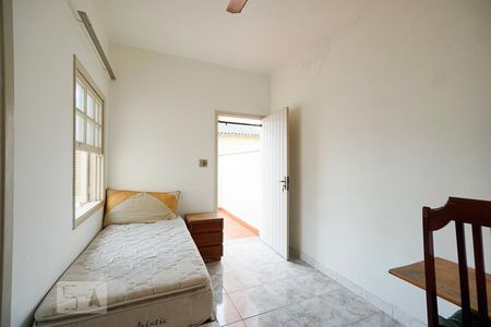 Casa à venda com 220m², 4 quartos e 4 vagasQuarto suíte terraço 04