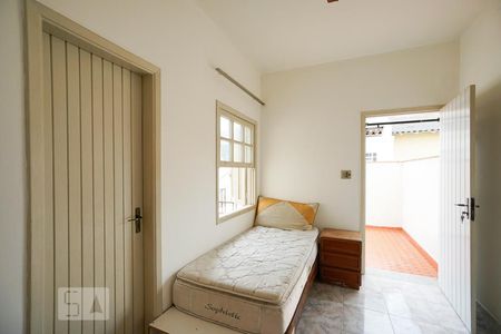 Casa à venda com 220m², 4 quartos e 4 vagasQuarto suíte terraço 04