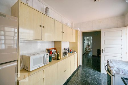 Casa à venda com 220m², 4 quartos e 4 vagasCozinha