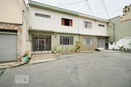 Casa à venda com 220m², 4 quartos e 4 vagasFachada