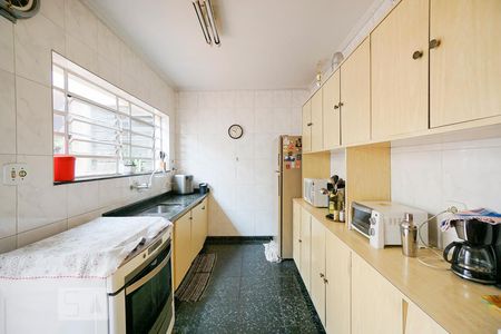 Casa à venda com 220m², 4 quartos e 4 vagasCozinha