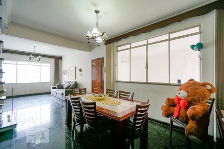 Sala de casa à venda com 4 quartos, 220m² em Parque São Jorge, São Paulo