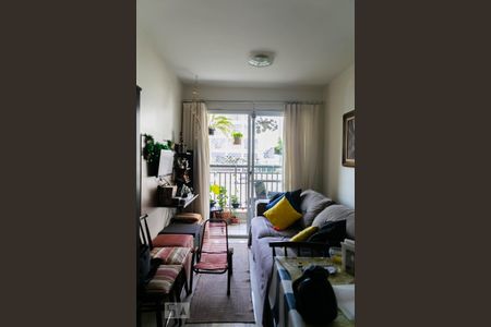 Apartamento à venda com 70m², 2 quartos e 1 vaga Apartamento à venda com 70m², 2 quartos e 1 vagaSala