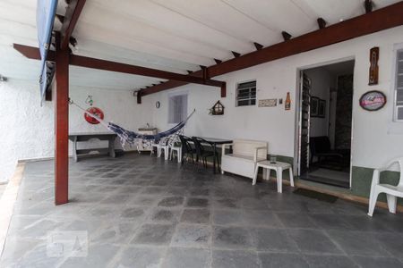 Casa para alugar com 300m², 3 quartos e sem vagaQuintal