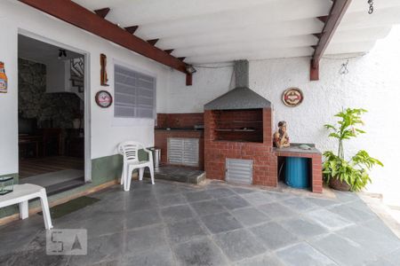 Casa para alugar com 300m², 3 quartos e sem vagaQuintal