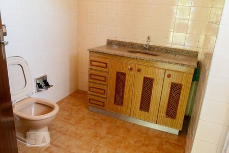 Casa à venda com 150m², 5 quartos e 7 vagasBanheiro Suíte 2