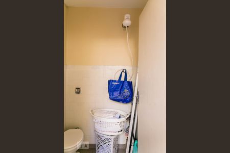 Casa à venda com 120m², 2 quartos e 2 vagasBanheiro de Serviço