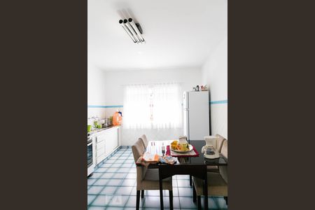 Casa à venda com 120m², 2 quartos e 2 vagasCozinha