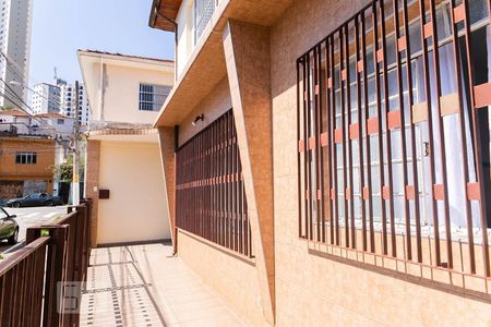 Casa à venda com 120m², 2 quartos e 2 vagasFachada