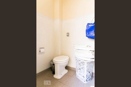 Casa à venda com 120m², 2 quartos e 2 vagasBanheiro de Serviço