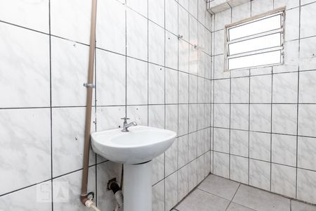 Banheiro  de casa à venda com 1 quarto, 48m² em Jardim Casa Pintada, São Paulo