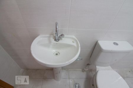 Detalhe banheiro de apartamento para alugar com 3 quartos, 82m² em Jardim Flor da Montanha, Guarulhos