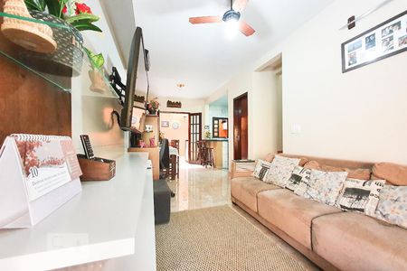 Sala  de casa de condomínio para alugar com 2 quartos, 81m² em Itaquera, São Paulo