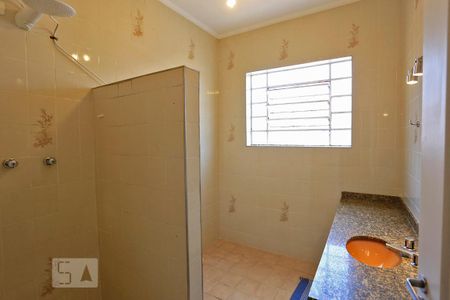 Casa para alugar com 100m², 2 quartos e sem vagaBanheiro da Suíte