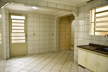 Casa para alugar com 80m², 2 quartos e sem vaga Casa para alugar com 80m², 2 quartos e sem vagaCozinha Gabinete, Janela e Entrada