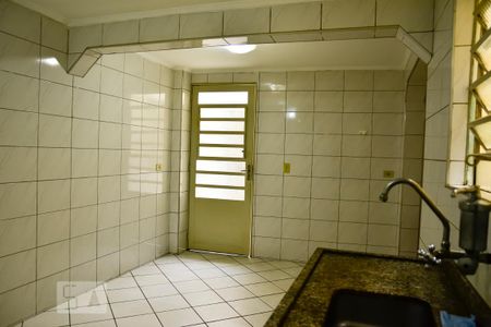 Casa para alugar com 80m², 2 quartos e sem vaga Casa para alugar com 80m², 2 quartos e sem vagaCozinha Entrada