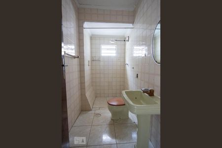 Banheiro  de casa à venda com 2 quartos, 90m² em Vila Sônia, São Paulo