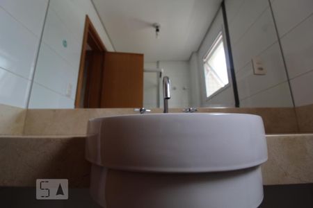 Apartamento à venda com 175m², 4 quartos e 2 vagasBanheiro suite 2