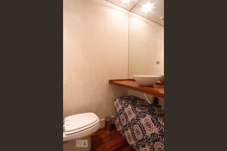 Lavabo de apartamento para alugar com 3 quartos, 111m² em Jardim Londrina, São Paulo