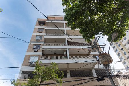 Apartamento para alugar com 82m², 2 quartos e 1 vaga Apartamento para alugar com 82m², 2 quartos e 1 vagaFachada