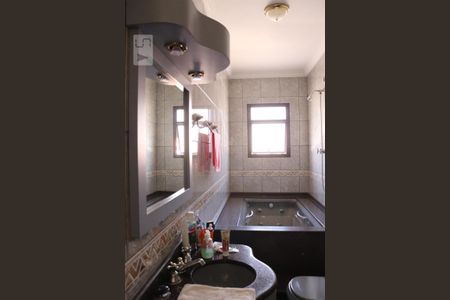 Apartamento à venda com 370m², 3 quartos e 4 vagasBanheiro da Suíte