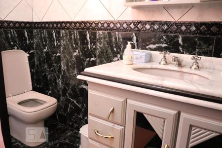 Apartamento à venda com 370m², 3 quartos e 4 vagasBanheiro 2