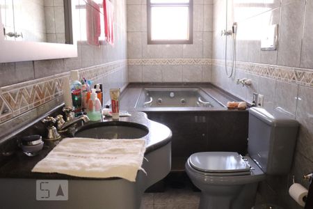Apartamento à venda com 370m², 3 quartos e 4 vagasBanheiro da Suíte