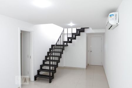 Apartamento para alugar com 188m², 3 quartos e 2 vagas Apartamento para alugar com 188m², 3 quartos e 2 vagasSala