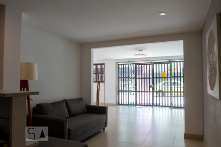 Apartamento para alugar com 188m², 3 quartos e 2 vagas Apartamento para alugar com 188m², 3 quartos e 2 vagasHall Social