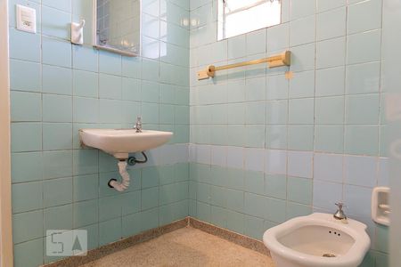 Banheiro de apartamento para alugar com 1 quarto, 80m² em Bela Vista, São Paulo