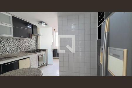Apartamento à venda com 204m², 3 quartos e 3 vagasCozinha e Área de Serviço