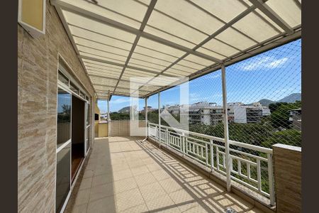 Apartamento à venda com 204m², 3 quartos e 3 vagasVaranda e Terraço