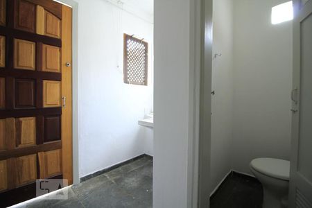 Casa à venda com 200m², 3 quartos e 5 vagasÁrea de Serviço / Banheiro de Serviço