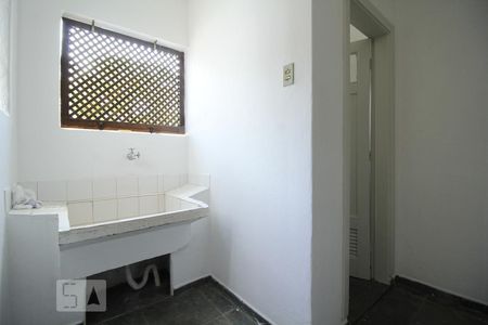Casa à venda com 200m², 3 quartos e 5 vagasÁrea de Serviço / Banheiro de Serviço
