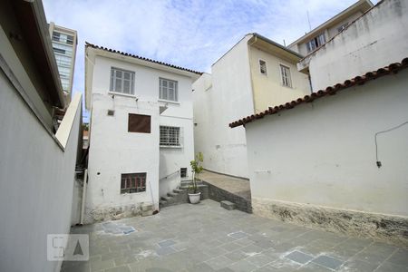 Casa à venda com 200m², 3 quartos e 5 vagasÁrea Externa