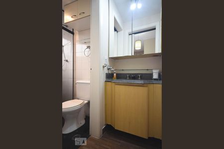 Banheiro de apartamento para alugar com 1 quarto, 30m² em Vila Suzana, São Paulo