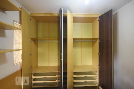 Apartamento para alugar com 30m², 1 quarto e 1 vagaArmário do Quarto 