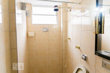 Banheiro de kitnet/studio para alugar com 1 quarto, 39m² em Liberdade, São Paulo