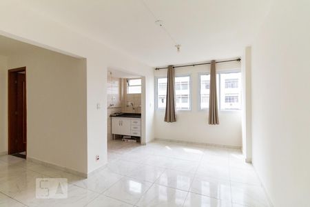 Sala/Quarto de kitnet/studio para alugar com 1 quarto, 39m² em Liberdade, São Paulo