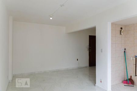 Sala/Quarto de kitnet/studio para alugar com 1 quarto, 39m² em Liberdade, São Paulo