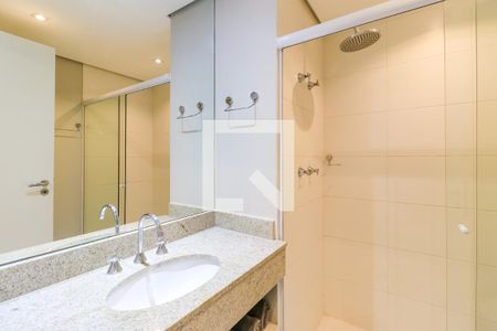 Banheiro de apartamento para alugar com 1 quarto, 42m² em Brooklin Paulista, São Paulo
