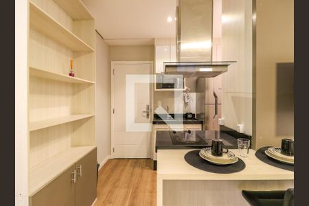 Cozinha de apartamento para alugar com 1 quarto, 42m² em Brooklin Paulista, São Paulo