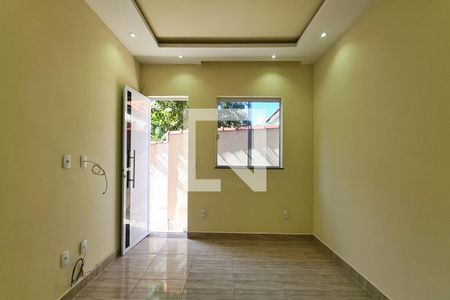 Sala de casa de condomínio para alugar com 2 quartos, 80m² em Piedade, Rio de Janeiro