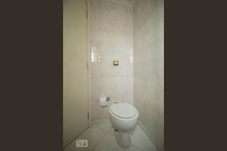 Apartamento à venda com 160m², 4 quartos e 3 vagasBanheiro Quarto 3