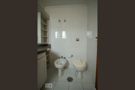 Apartamento à venda com 160m², 4 quartos e 3 vagasBanheiro Quarto 4