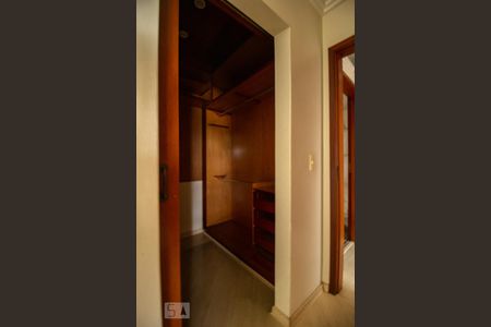 Apartamento à venda com 160m², 4 quartos e 3 vagasCloset Quarto 4